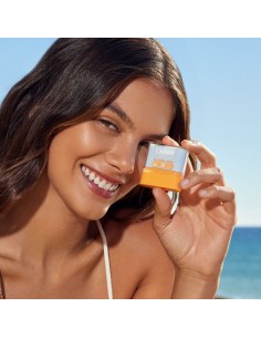Bâton de crème solaire Isdin Invisible Stick Spf 50 10 g 2