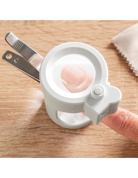 Coupe-ongles avec Lumière LED, Loupe et Lime Clail InnovaGoods