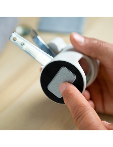 Coupe-ongles avec Lumière LED, Loupe et Lime Clail InnovaGoods