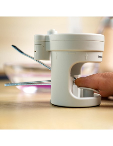 Coupe-ongles avec Lumière LED, Loupe et Lime Clail InnovaGoods