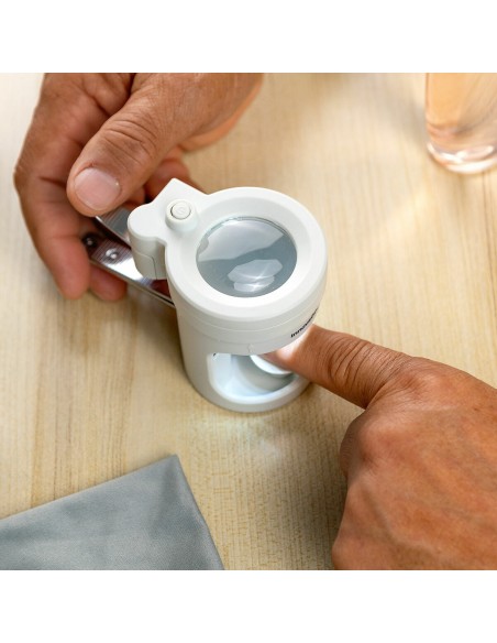 Coupe-ongles avec Lumière LED, Loupe et Lime Clail InnovaGoods