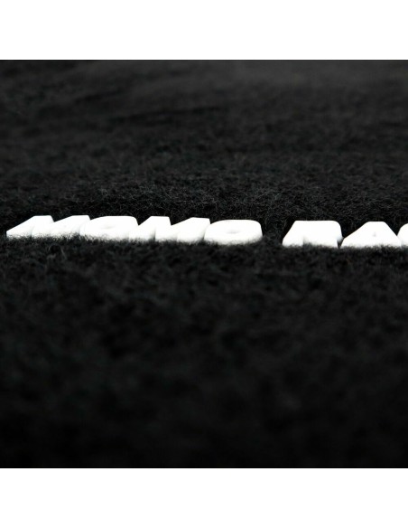 Tapis pour voitures MOMO MOMLCM4A8BR Universel