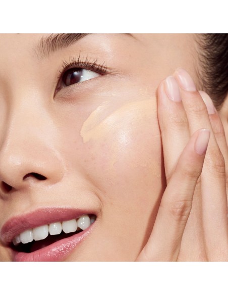 Base de maquillage liquide Clinique EVEN BETTER Nº 4-Light Medium Cool Spf 50 30 ml